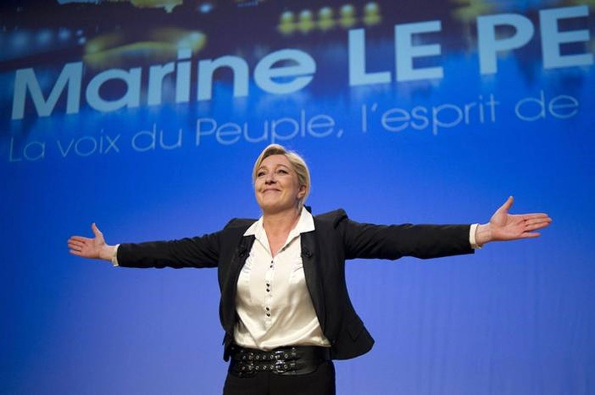 Le Pen \'Frexit\'e Hazırlanıyor