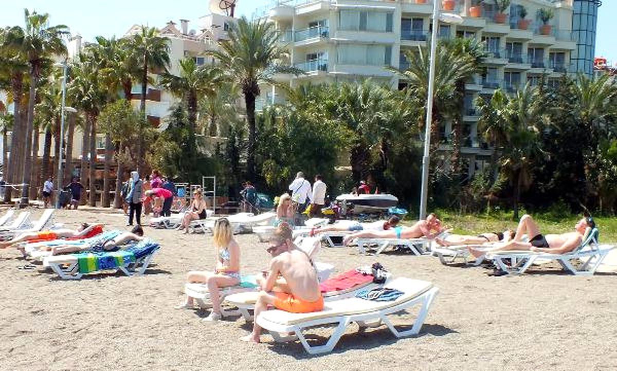 Marmaris Sahilleri Cıvıl Cıvıl
