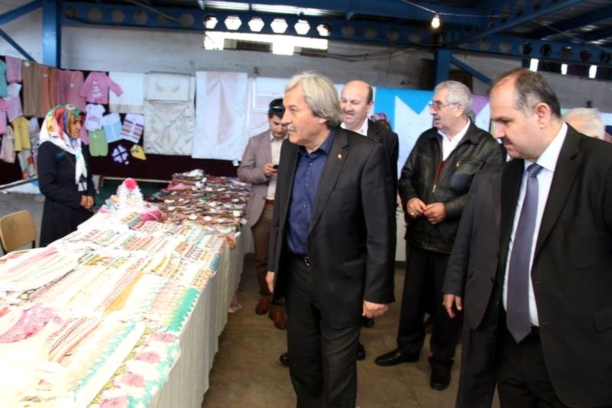 Osmaneli\'de Öğrenciler Yararına Kermes