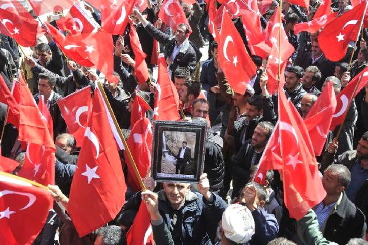 Şemdinli\'de Teröre Lanet Yürüyüşü