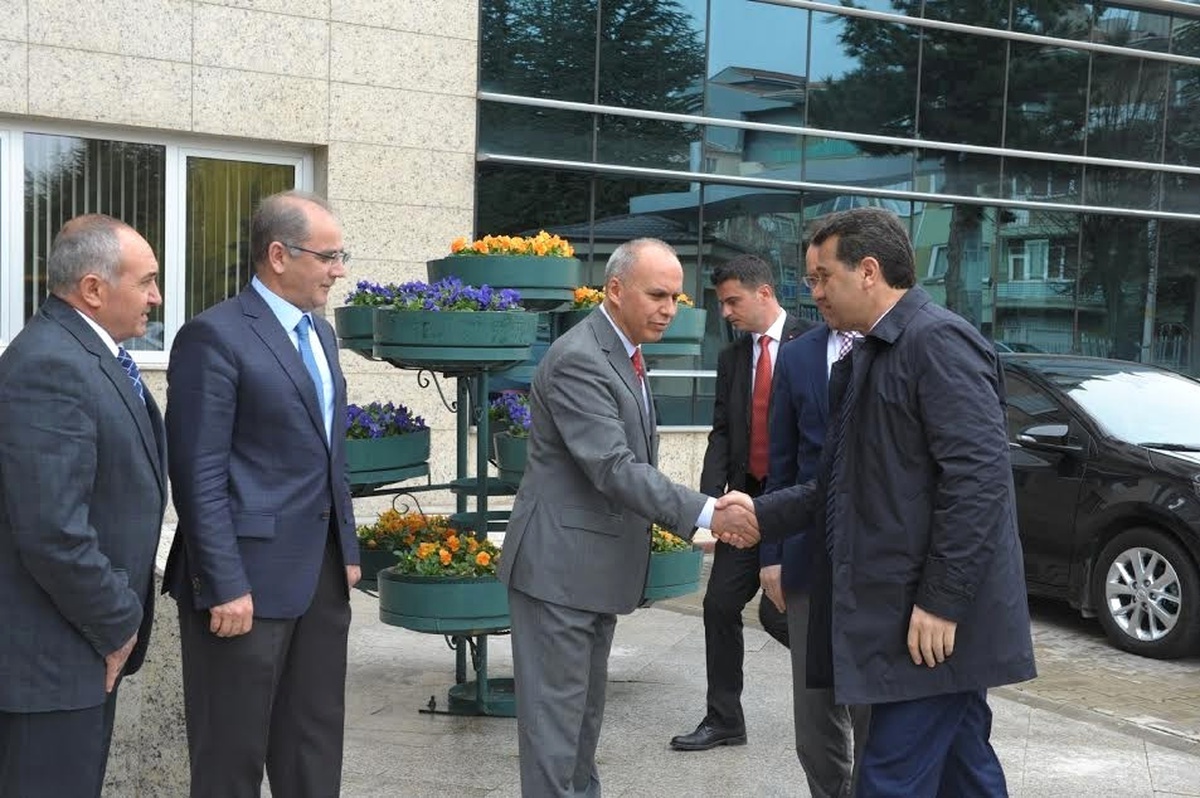 Vali Çelik, İller Bankası Bölge Müdürlüğü\'nü Ziyaret Etti