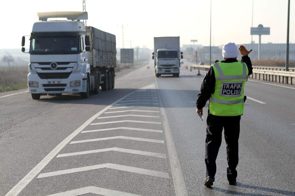 Yolcu Otobüslerinde Sivil Trafikçiler İş Başında