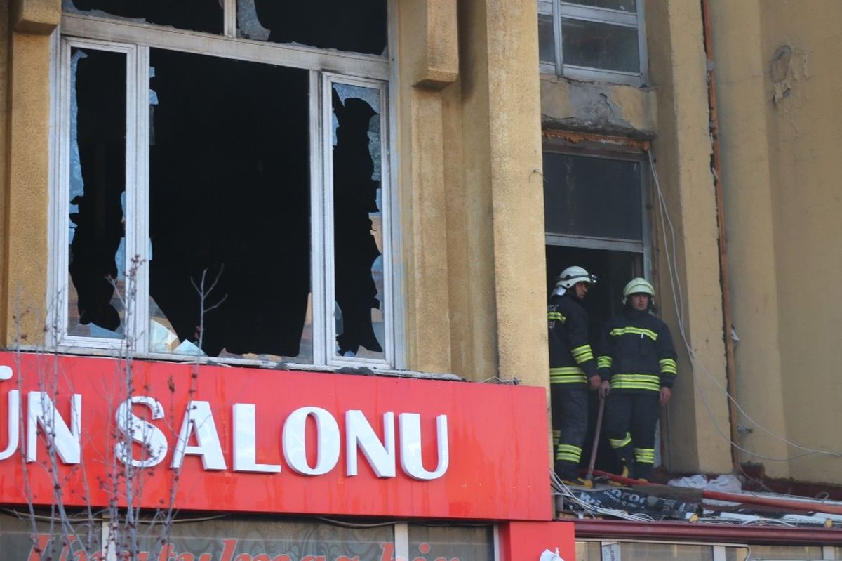 Yozgat\'ta Çıkan Yangın Korkuttu