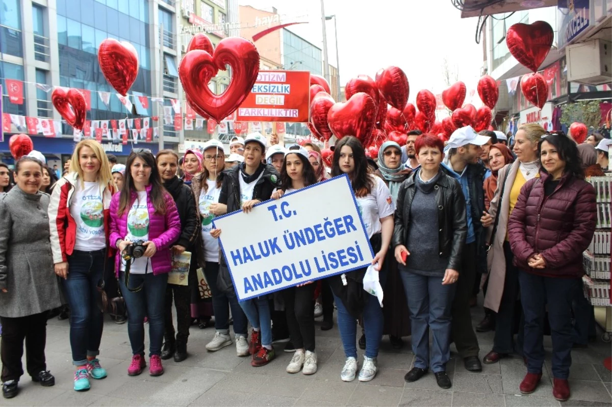 Zeytinburnu\'nda Otizme Farkındalık Yürüyüşü