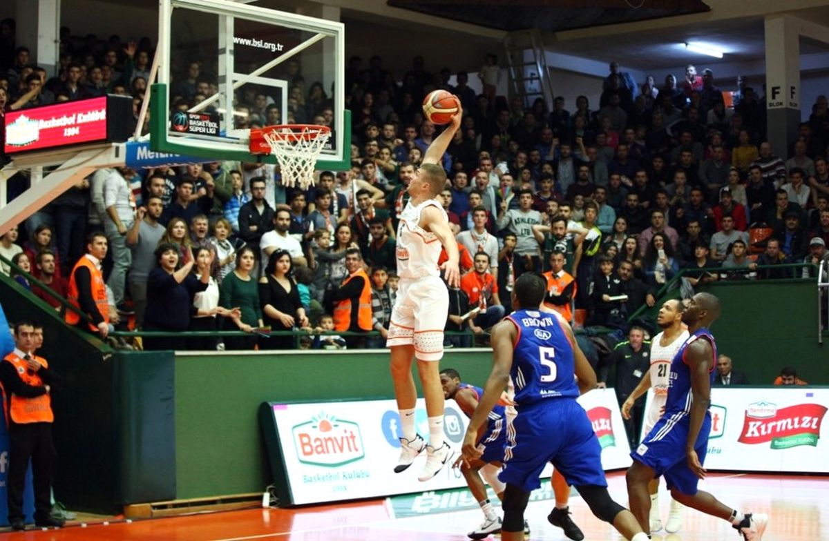 Banvit, Fenerbahçe\'yi Ağırlıyor
