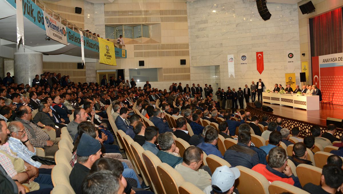 Belediye İşçilerinin Sözleşme Sevinci