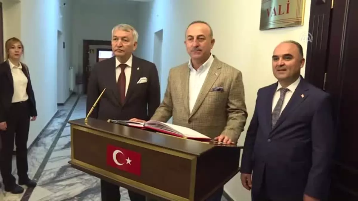 Çavuşoğlu: "(Esed Rejiminin Kimyasal Silah Saldırıları) Lanet Olsun Bunlara ve Bunları...