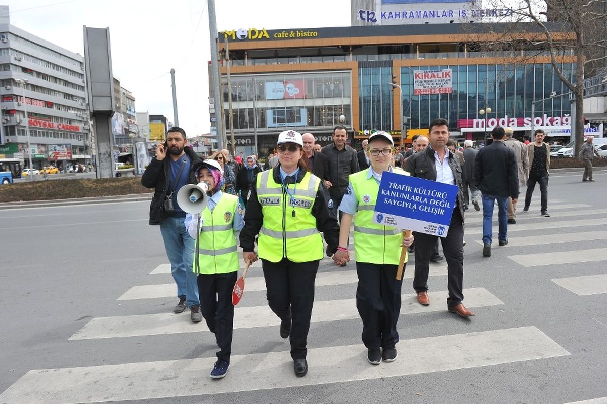 Çocuk Trafik Polislerinden Trafik Denetimi