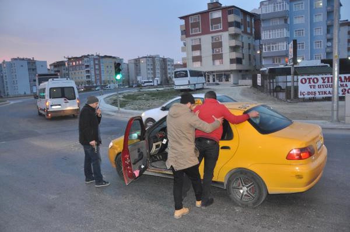 Esrarla Yakalanan Taksici Gözaltına Alındı