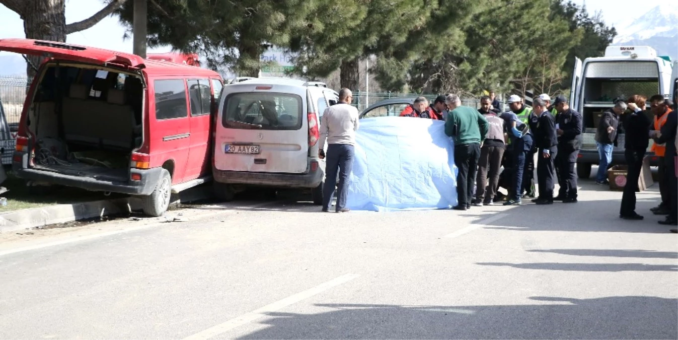 Isparta\'da Trafik Kazası: 1 Ölü, 3 Yaralı