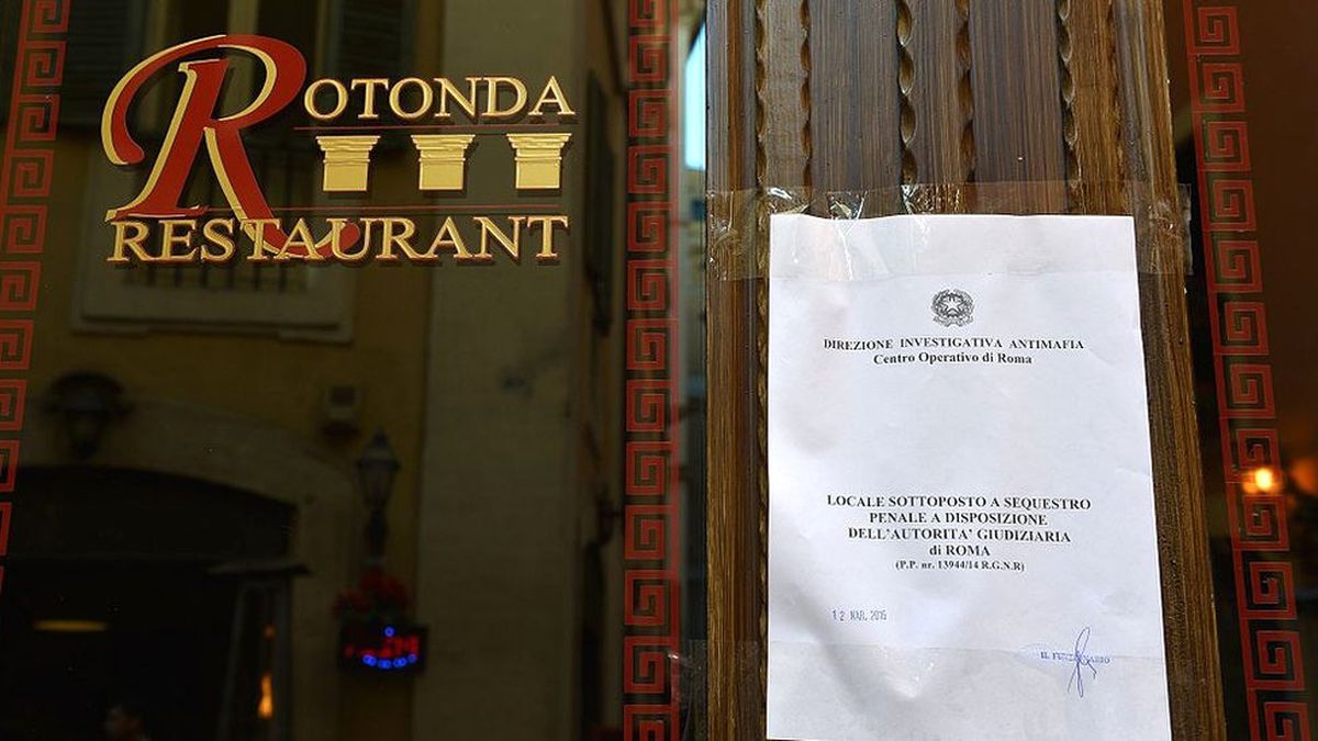 İtalya\'da En Az 5 Bin Restoranı Mafya İşletiyor