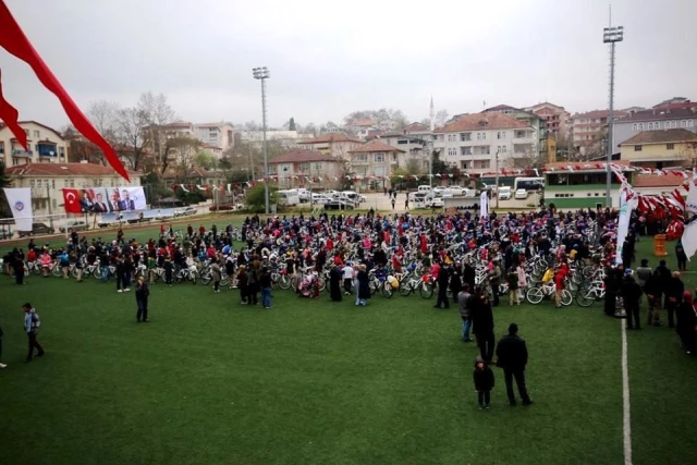İzmit Belediyesi, Kandıra'da 690 Öğrenciye Bisiklet ...