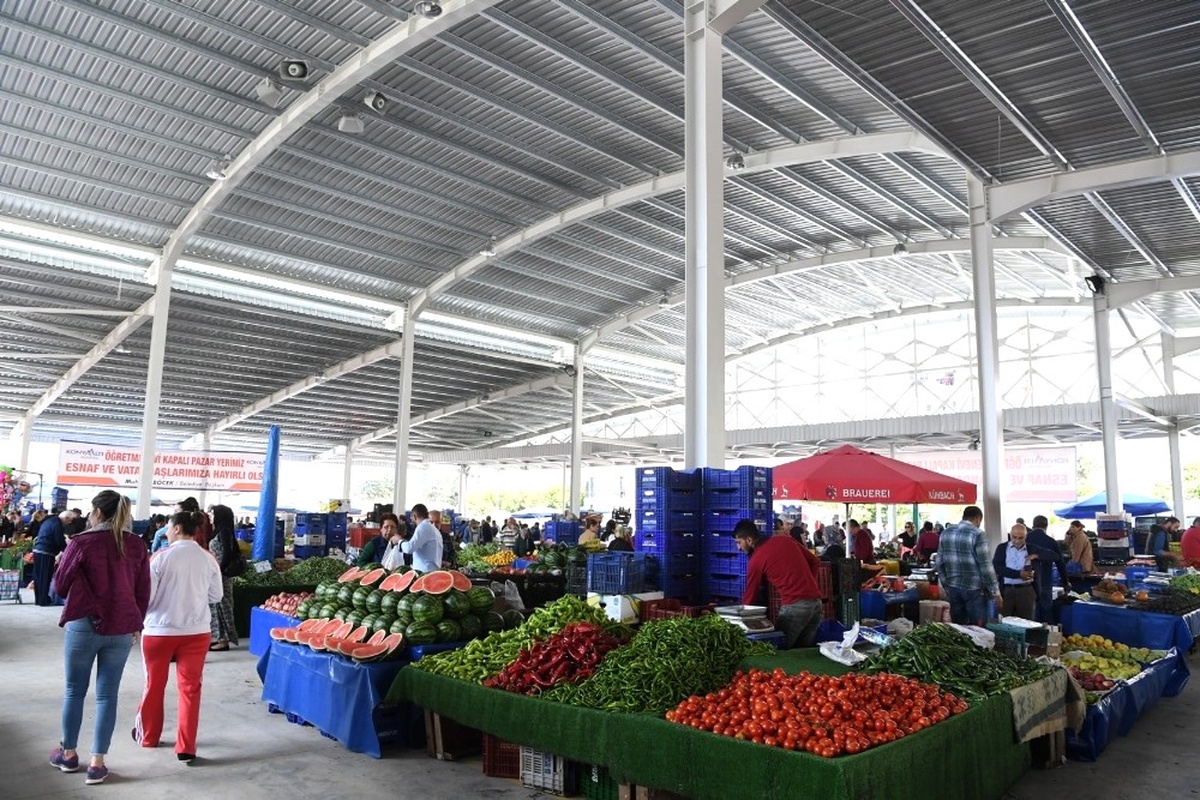 Konyaaltı Öğretmenevleri Pazarı İlk Kez Alışverişe Açıldı
