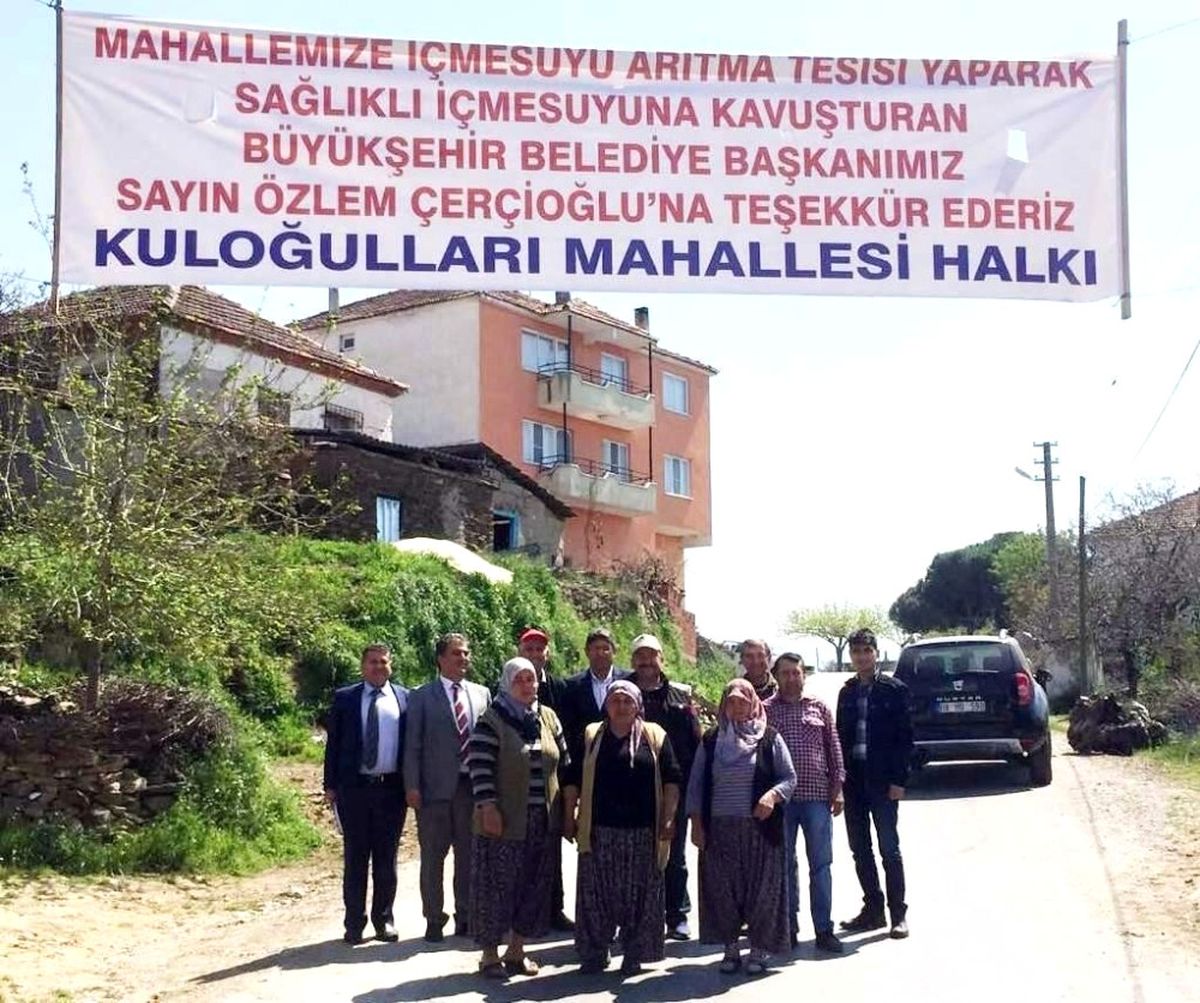 Özlem Çerçioğlu\'na Pankartlı Teşekkür