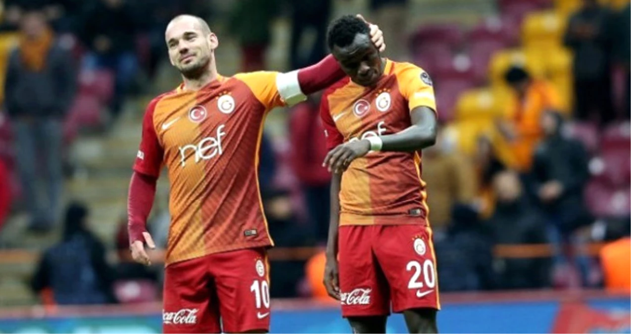 Sneijder\'in Menajeri: Oyuncum Burada Çok Mutlu, Kalmak İstiyor