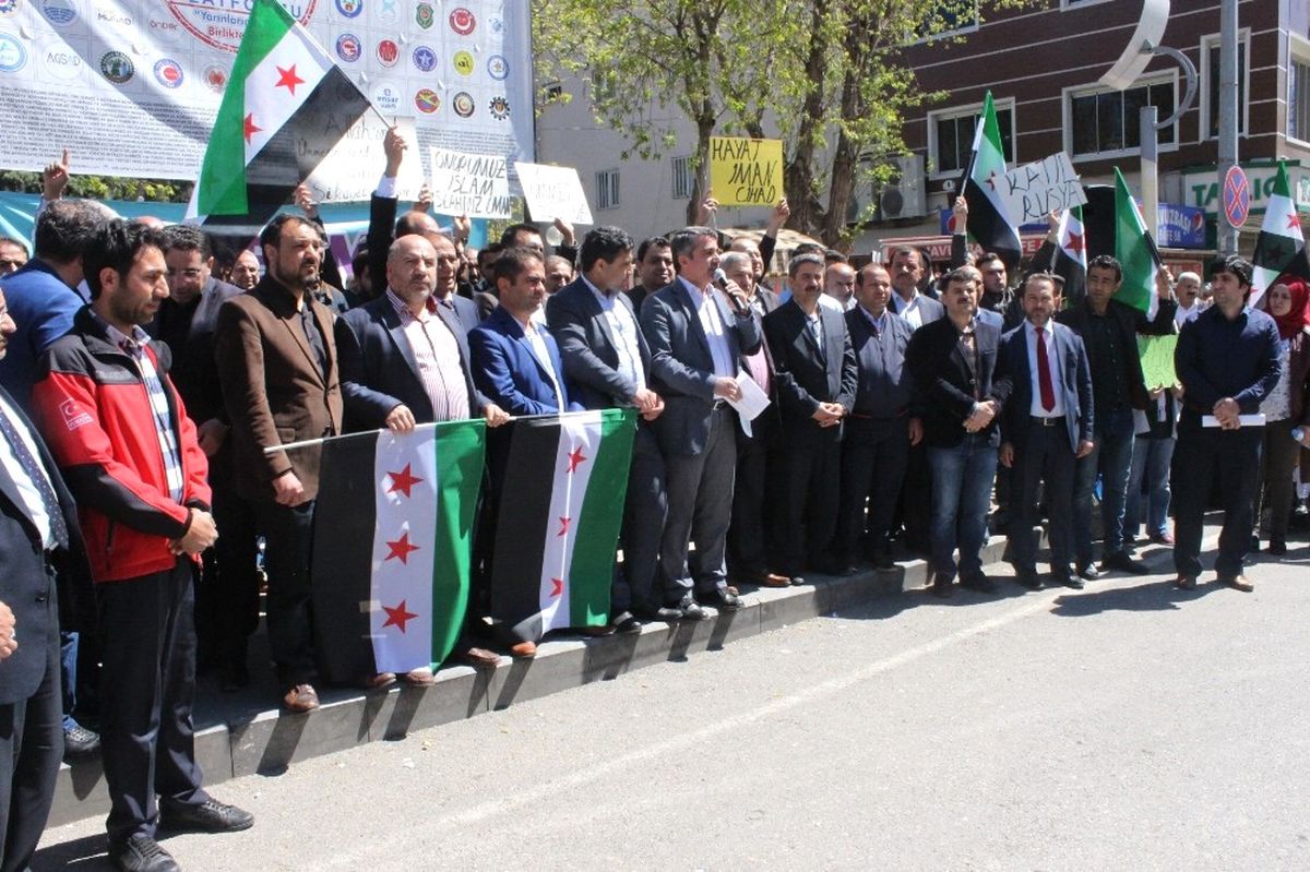 Suriye\'deki Kimyasal Saldırı Protesto Edildi