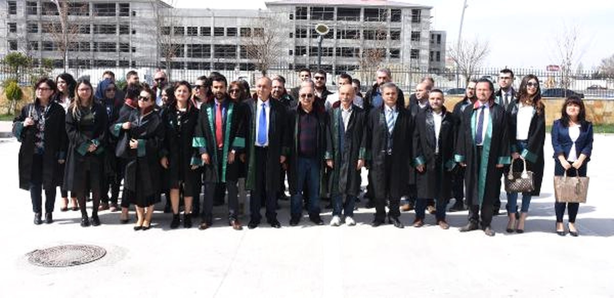Uşak Barosu\'ndan \'Yargıyla Oynamayın\' Çağrısı