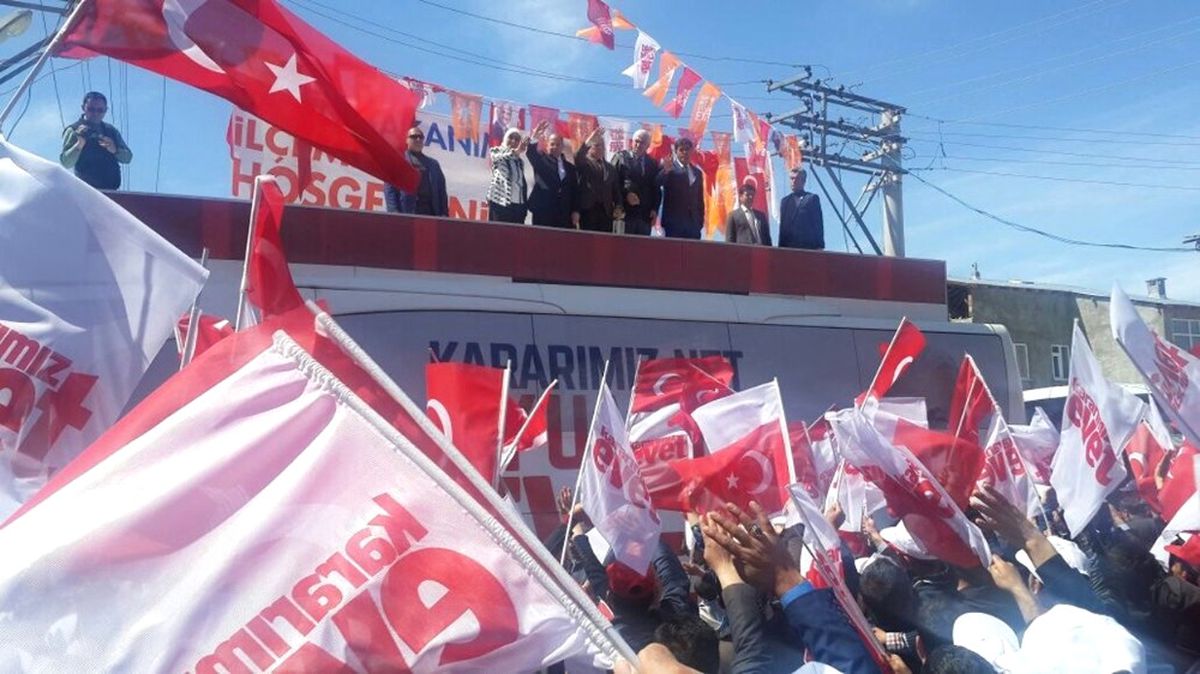 Bakan Akdağ: "Onlara Ne Oluyormuş. Bu Referandumda Almanlar mı Oy Kullanacak?"