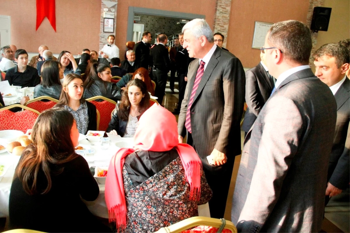 Başkan İbrahim Karaosmanoğlu üniversite gençliği ile buluştu