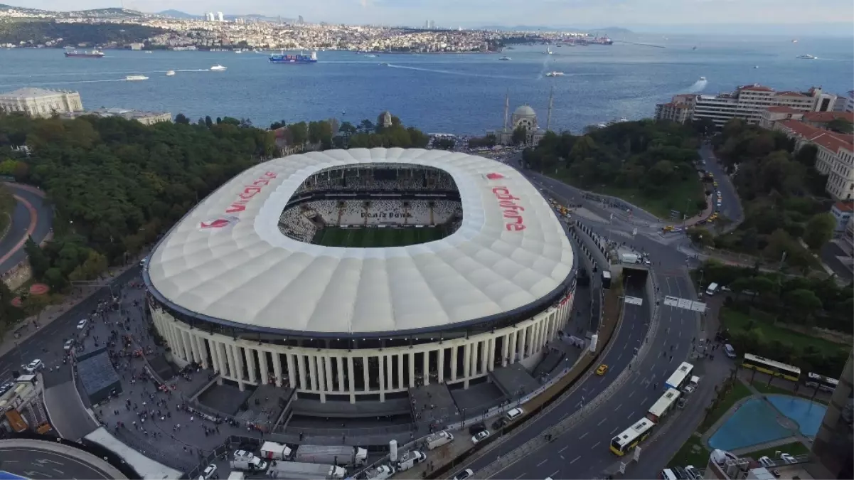 Beşiktaş\'tan Taraftarına Jest