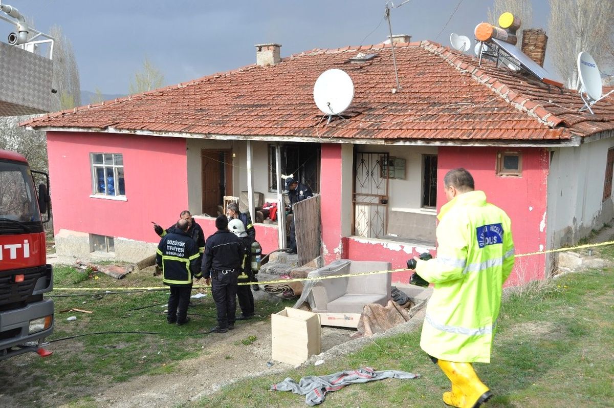 Bozüyük\'te Ev Yangını Korkuttu