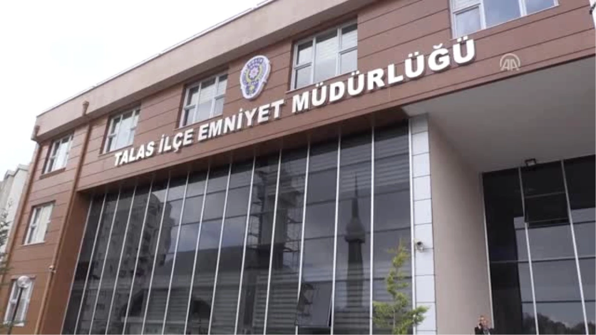 CHP Milletvekili Arık\'a Bıçaklı Saldırı Girişimi