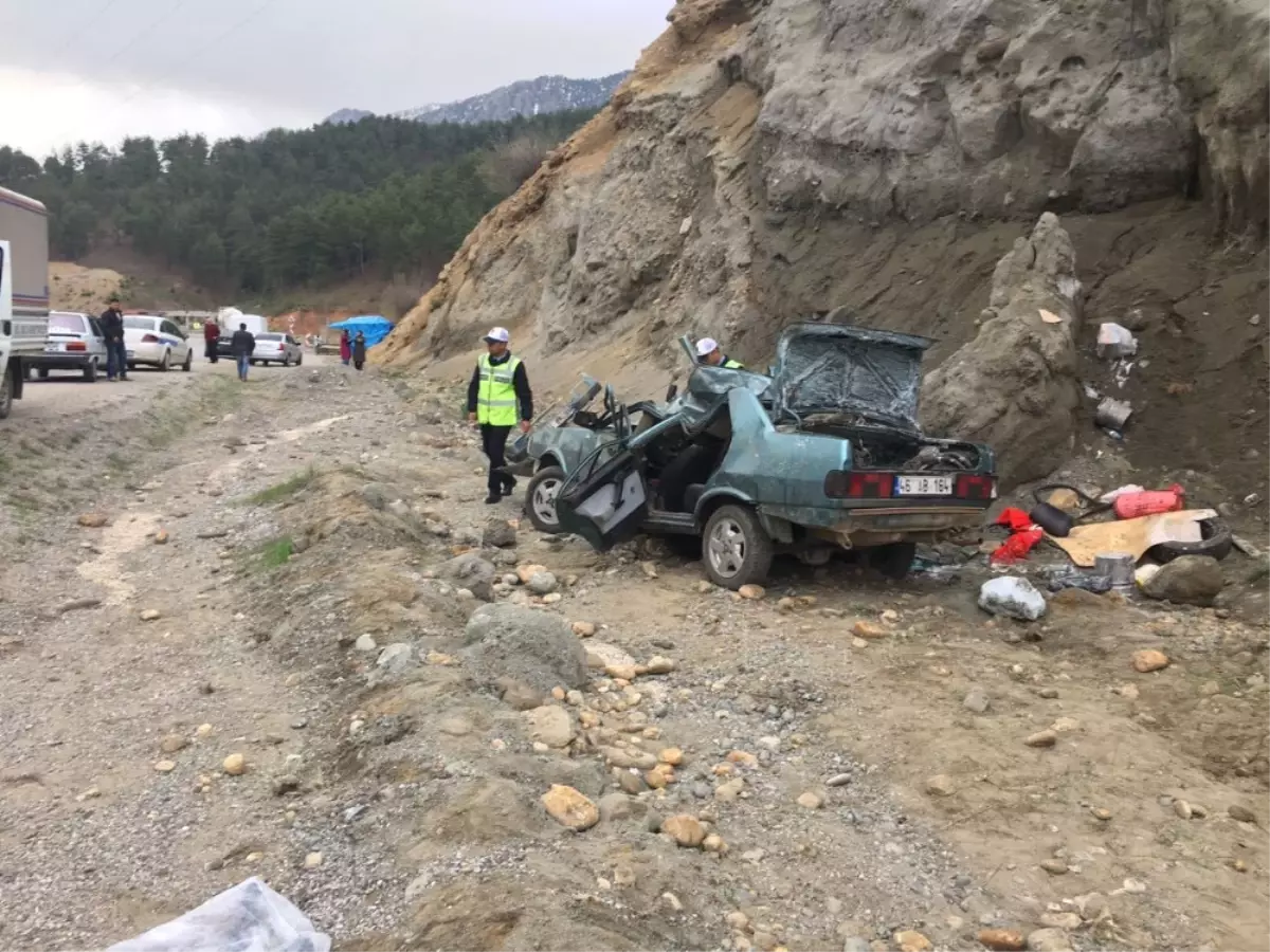 Devrilen Otomobildeki Şehit Annesi Öldü, 4 Yaralı