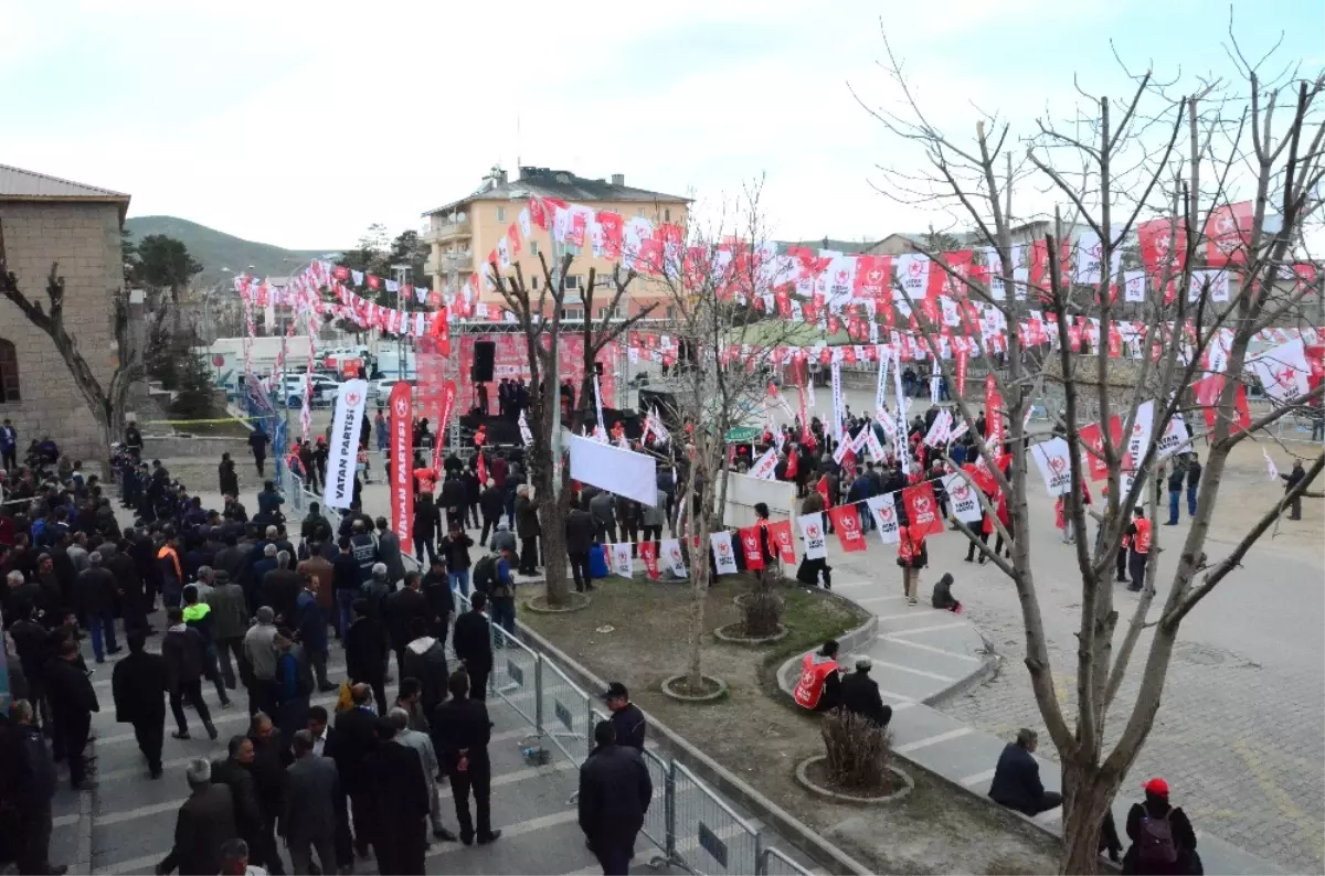 Doğu Perinçek Boş Meydana Konuştu