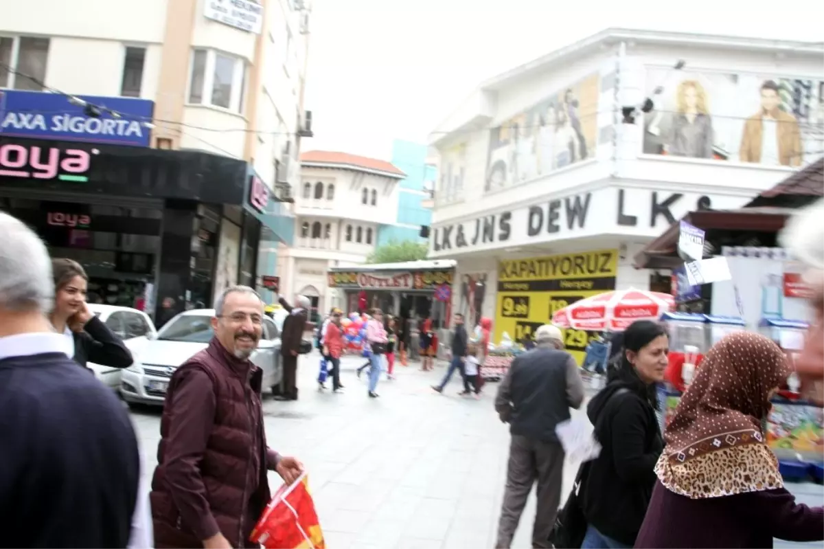 Düğünde Para Saçar Gibi \'Hayır\' Broşürü Saçtılar