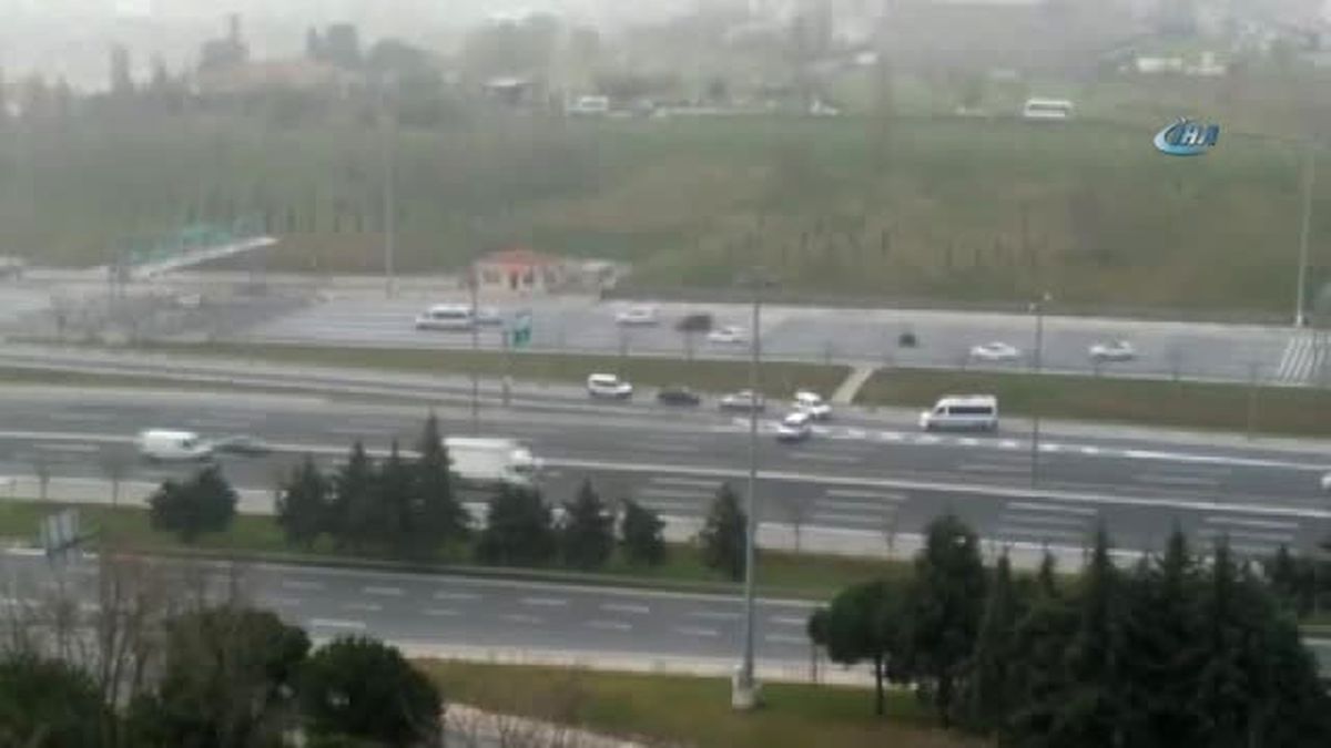 Esenyurt\'ta Trafiği Tehlikeye Sokan Sürücüler Kamerada