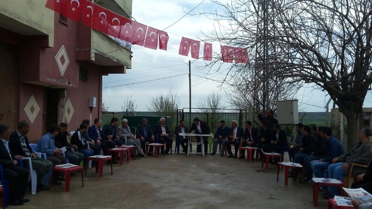 Gezer\'e Türk Bayraklı Karşılama