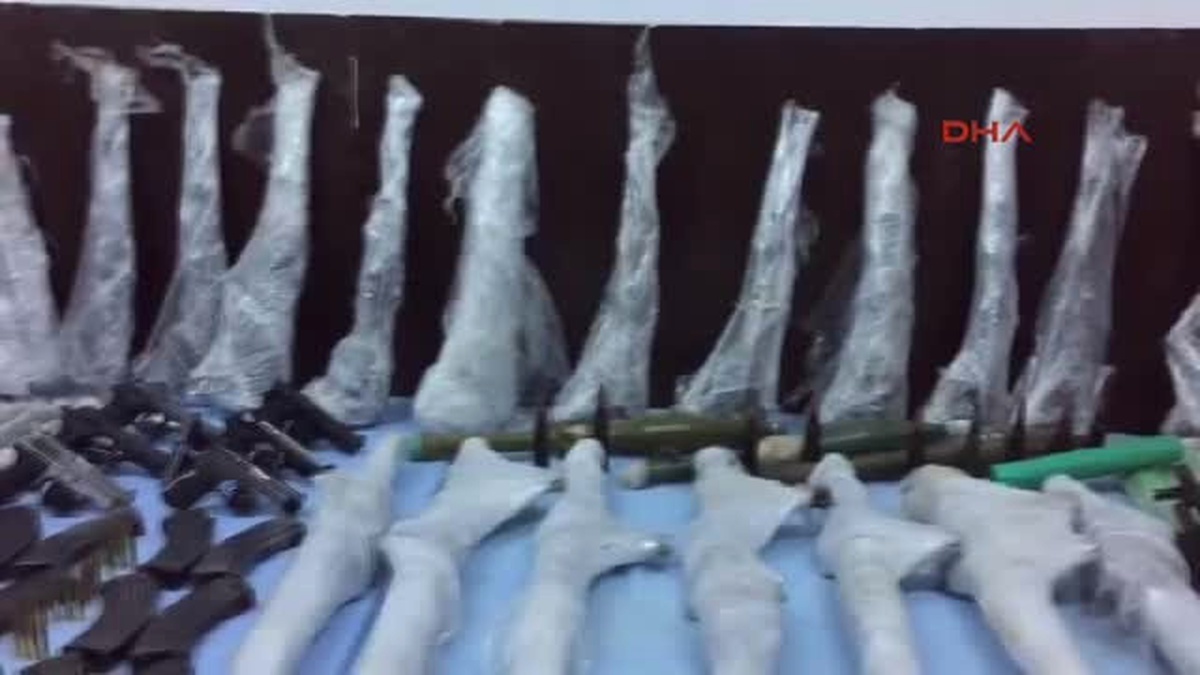 Hakkari\'de PKK\'nın Silah, Mühimmat ve Patlayıcı Düzeneği Ele Geçirildi