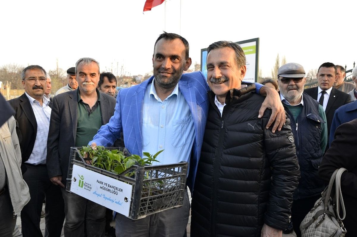 Hobi Bahçelerinde Fide Dağıtımı Yapıldı