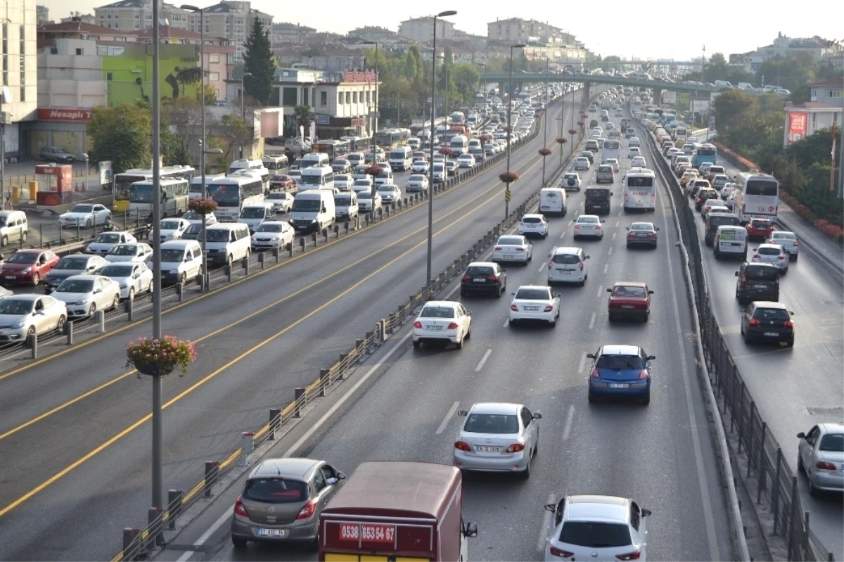 Istanbul\'da Hafta Sonu Bazı Yollar Trafiğe Kapatılacak