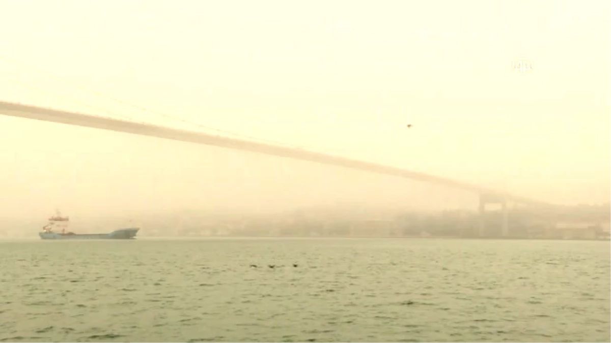 Istanbul\'da Sis Boğazı Kapattı, Gemi Geçişleri Durduruldu