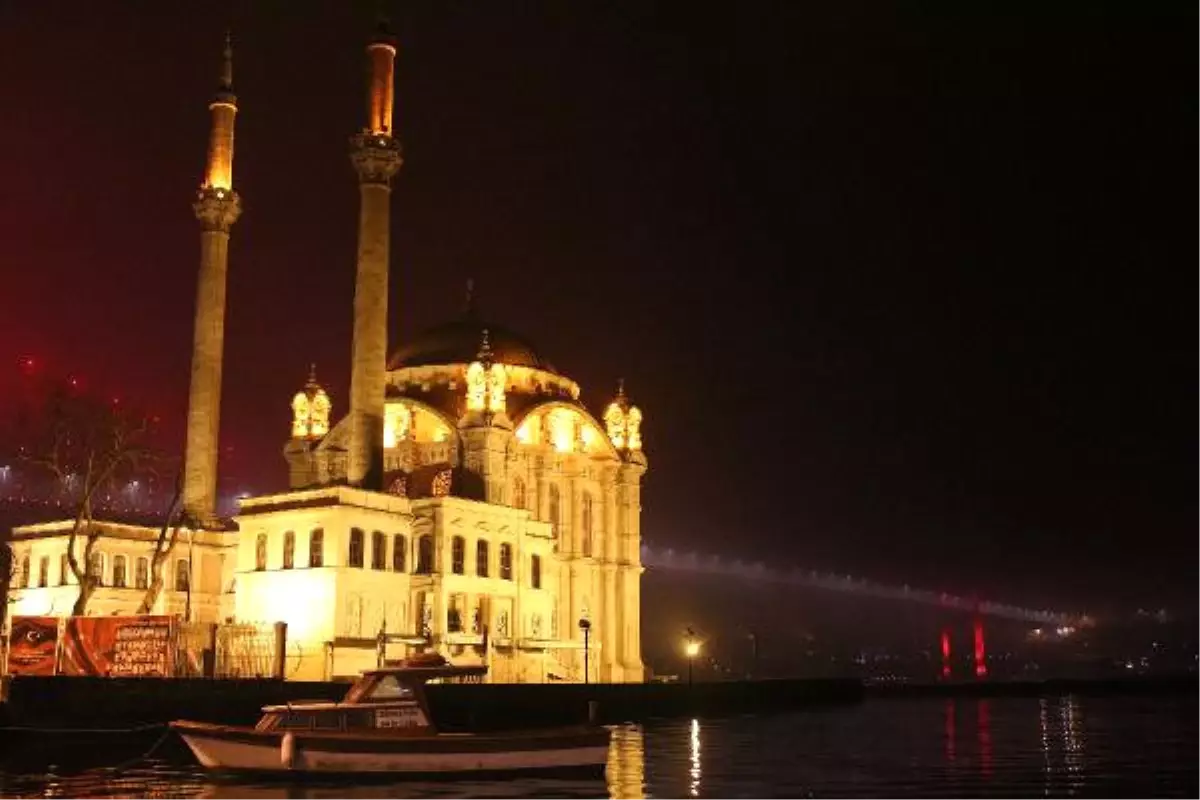 İstanbul\'da Sis Etkili Oluyor