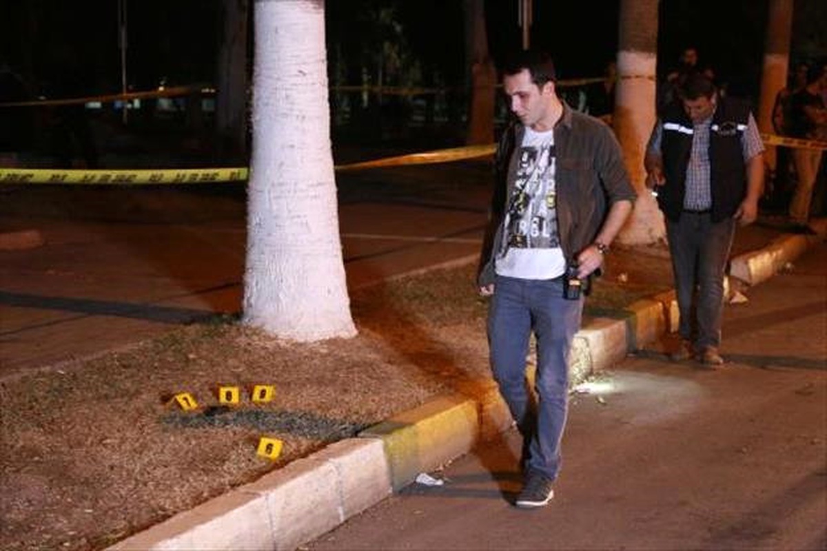 Kavgaya Müdahale Eden Polise Ateş Edildi: 1 Yaralı
