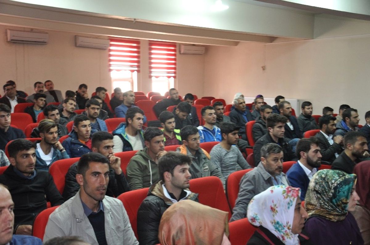 Kaymakam Uzan Gençlerle Buluştu