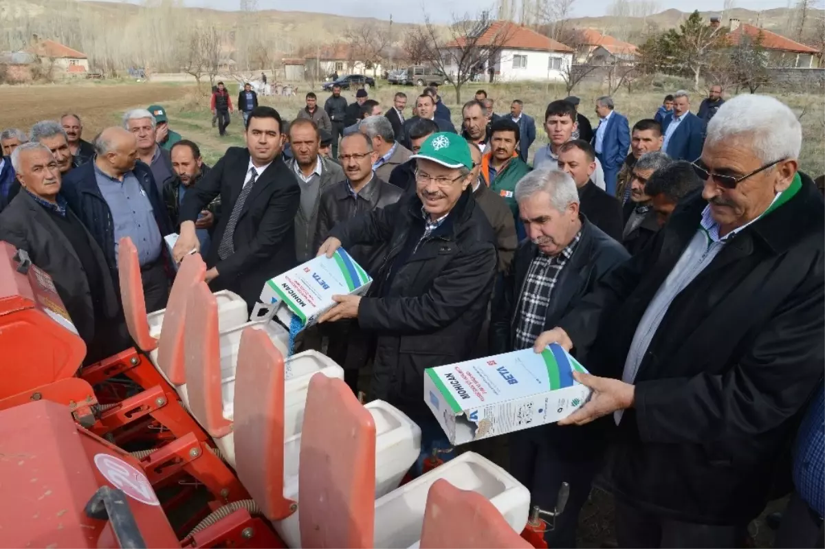 Kayseri Şeker\'in Gemerek Pancar Ekim Töreni Şölen Havasında Geçti