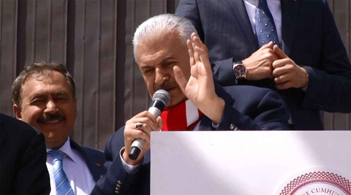 Kılıçdaroğlu\'nun 82 Model Arabası Bir Işe Yaramıyor"
