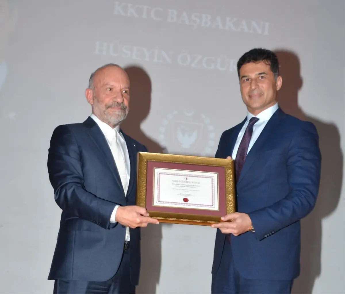 KKTC Başbakanı Özgürgün\'e "Yakın Doğu Altın Anahtar Onur Ödülü"