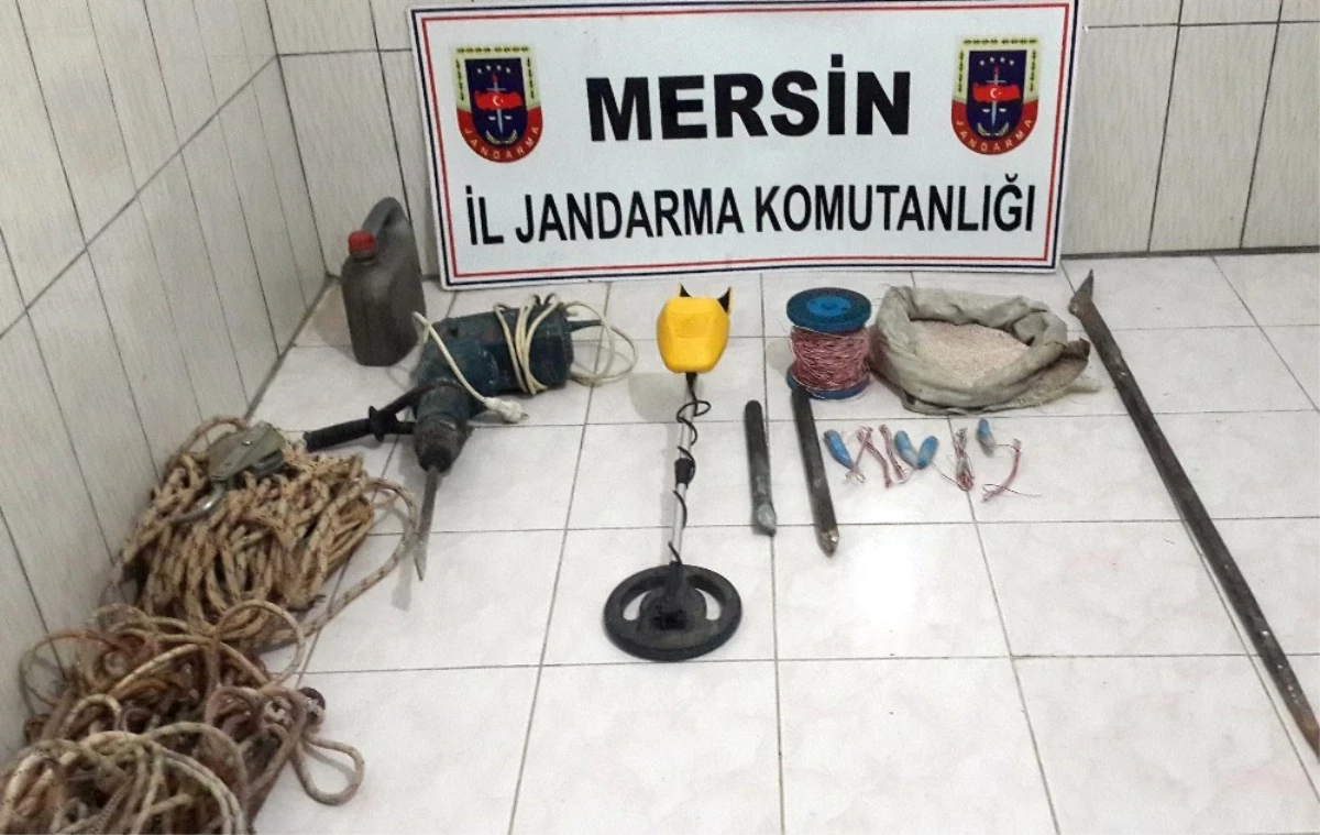 Mersin\'de Kaçak Kazı Yapanlar Suçüstü Yakalandı