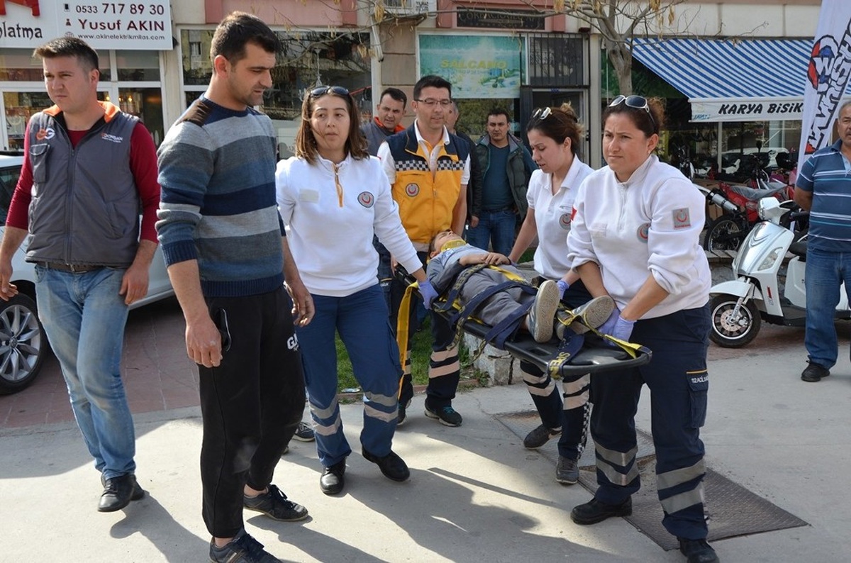 Milas\'ta Motosikletin Çarptığı Çocuk Yaralandı