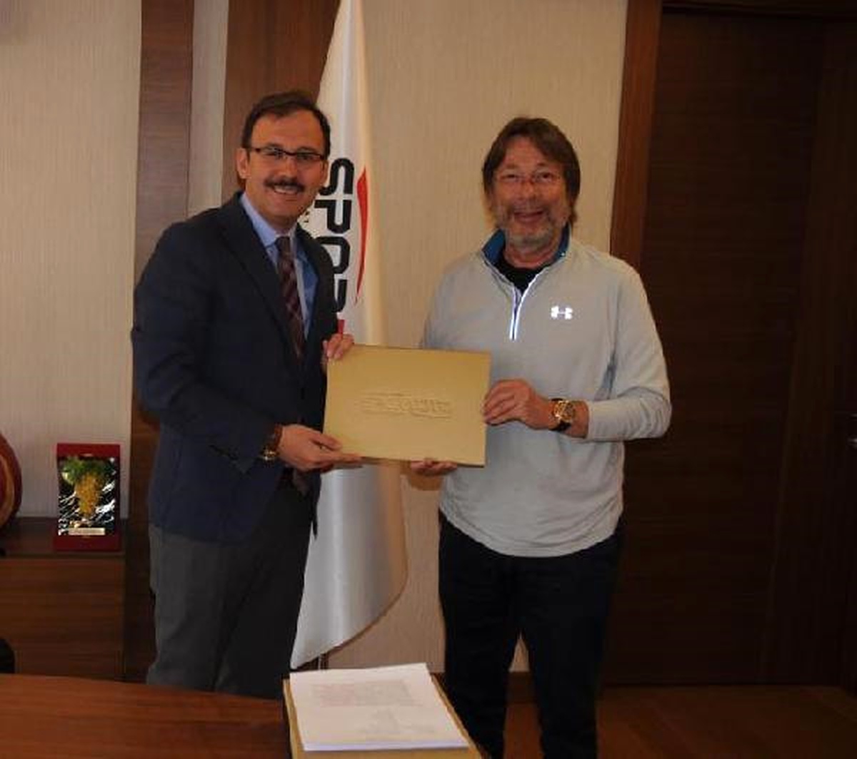 Spor Toto Göztepe\'ye Sponsor Oldu