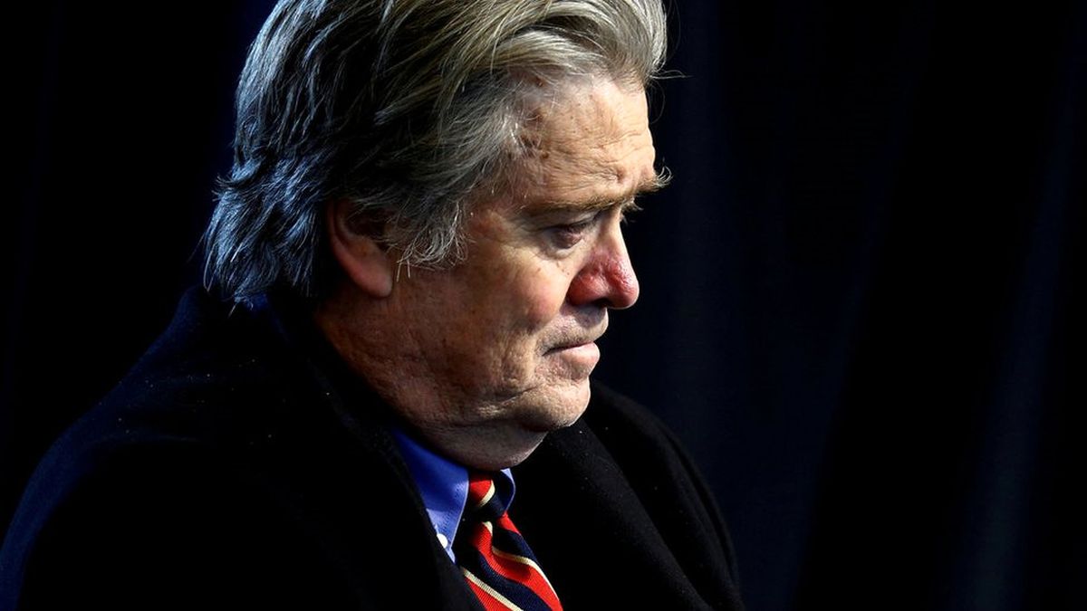 Trump\'ın Baş Stratejisti Bannon, Ulusal Güvenlik Konseyi\'nden Çıkarıldı