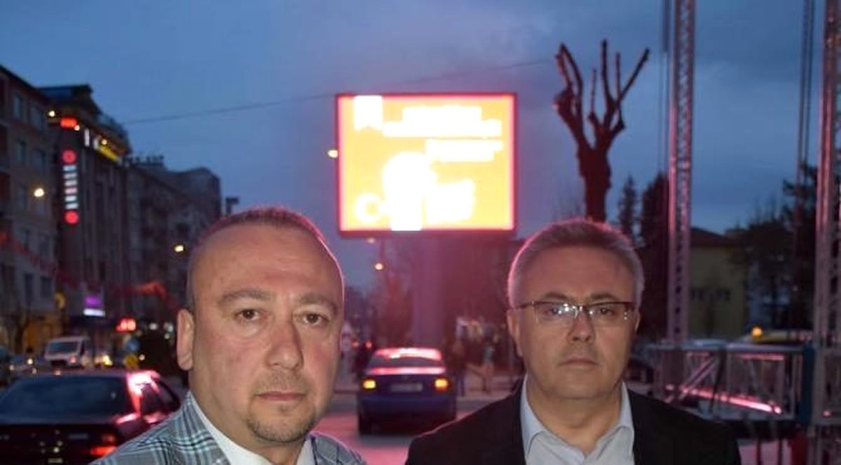 Uşak\'ta CHP İtiraz Etti, Bilboardlardaki 5 \'Evet\' Afişi Kaldırıldı