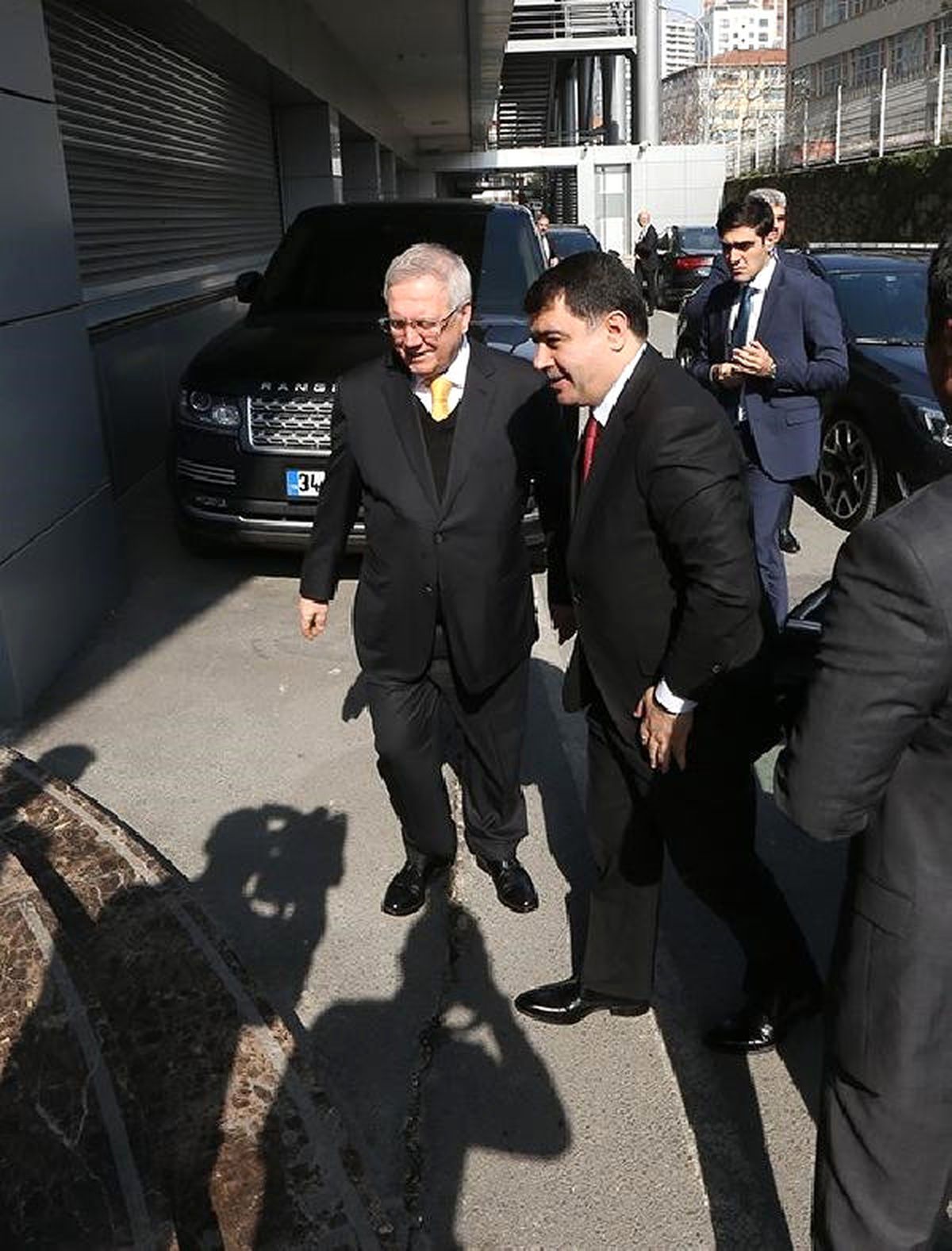 Vali Şahin\'den Aziz Yıldırım\'a Ziyaret