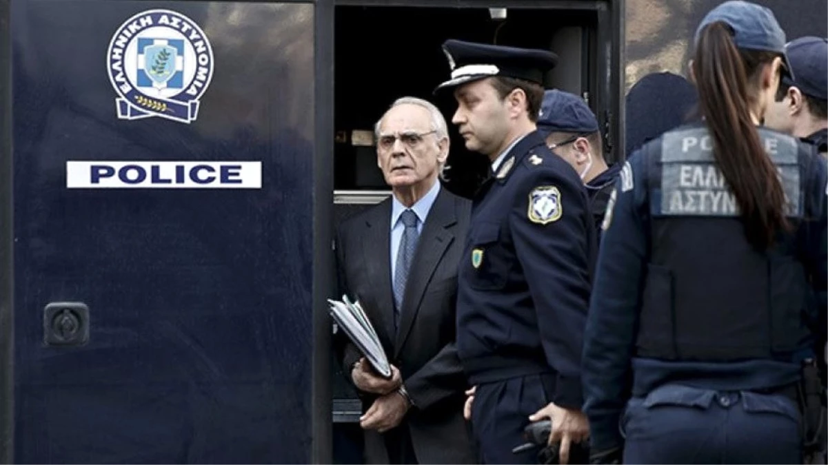 Yunanistan Eski Savunma Bakanı Çohacopulos\'a Tahliye Kararı
