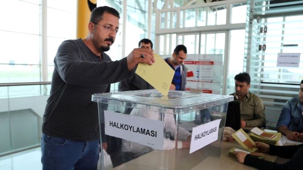Yurt Dışında 793 Bin Seçmen Oy Kullandı