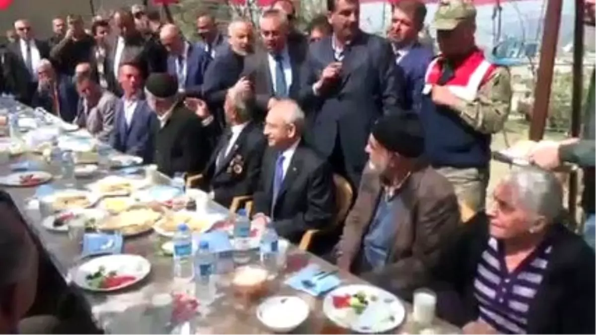 Yüzüklerini Kılıçdaroğlu Taktı